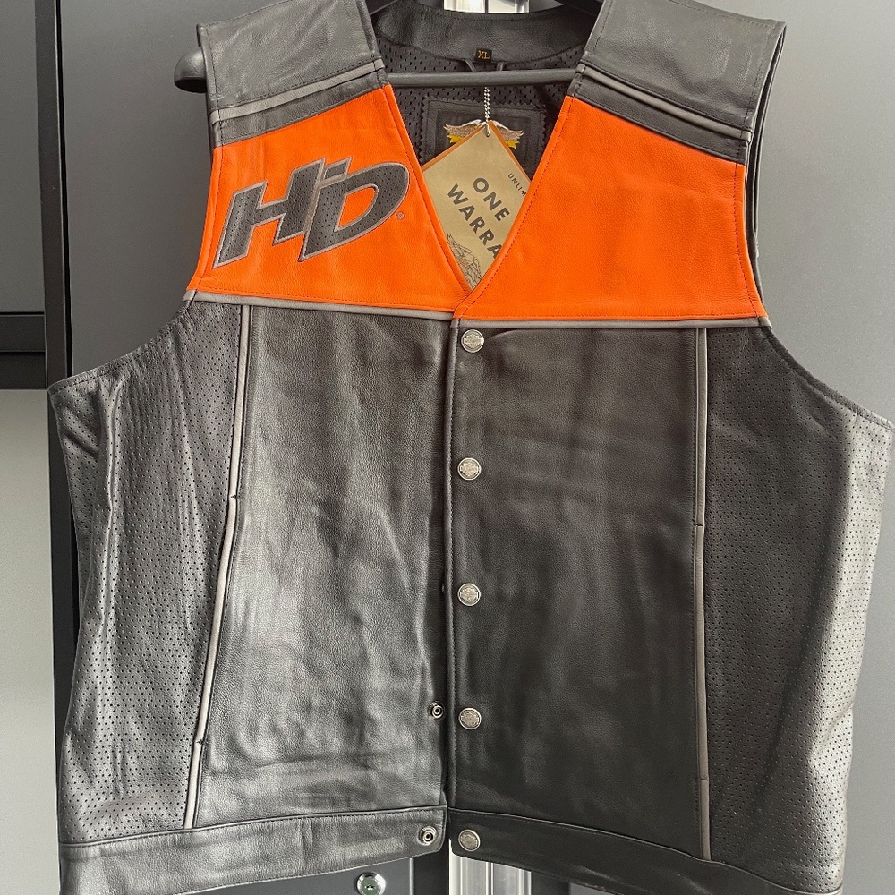 Harley Davidson Recoil Leather Vest. New.